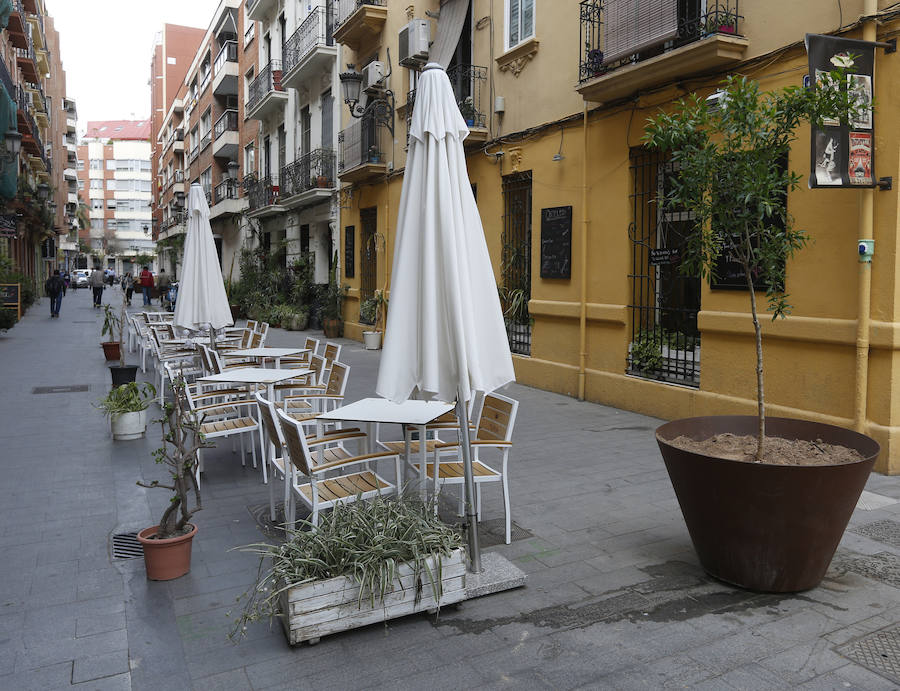 Las terrazas dividen a hosteleros y vecinos. 