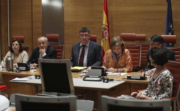 Morera declara en el Senado que «no existe nada» contra el Bloc por financiación irregular