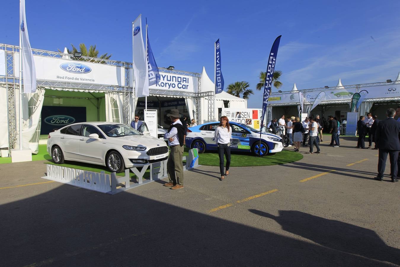 La feria Ecomov afronta este fin de semana, los días 11, 12 y 13 de mayo, su tercera edición con el objetivo de convertirse en el evento de referencia de movilidad ecológica a nivel nacional. La muestra y prueba de coches, que se celebra en la Marina de Valencia, ha abierto al público este viernes y se podrá visitar hasta el domingo 13 de mayo.