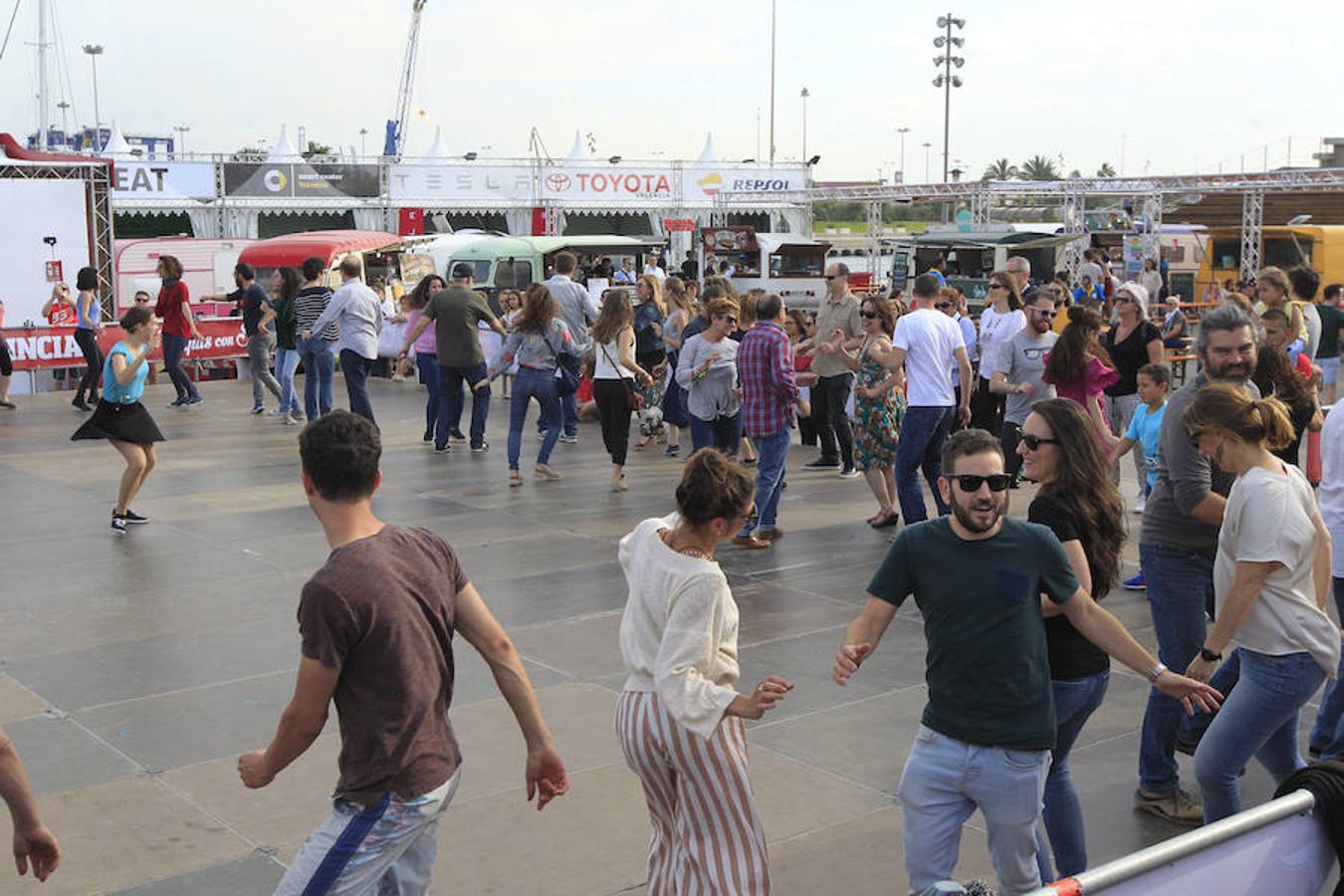 El público ha podido disfrutar de las mejores tapas con actuaciones musicales en directo en la Marina de Valencia