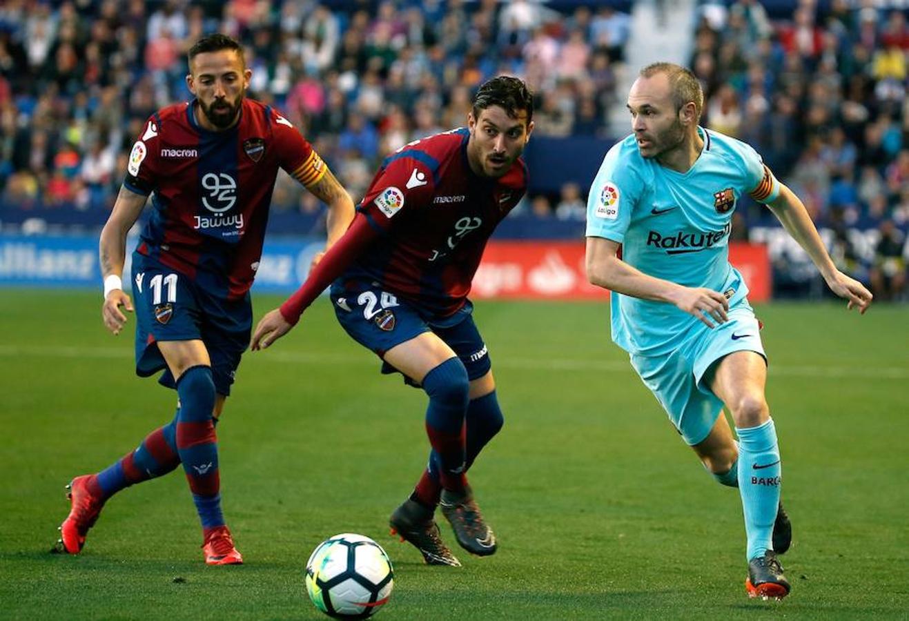 Estas son las mejores imágenes que deja el partido de la penúltima jornada de la Liga, último de los granotas en el Ciutat de València