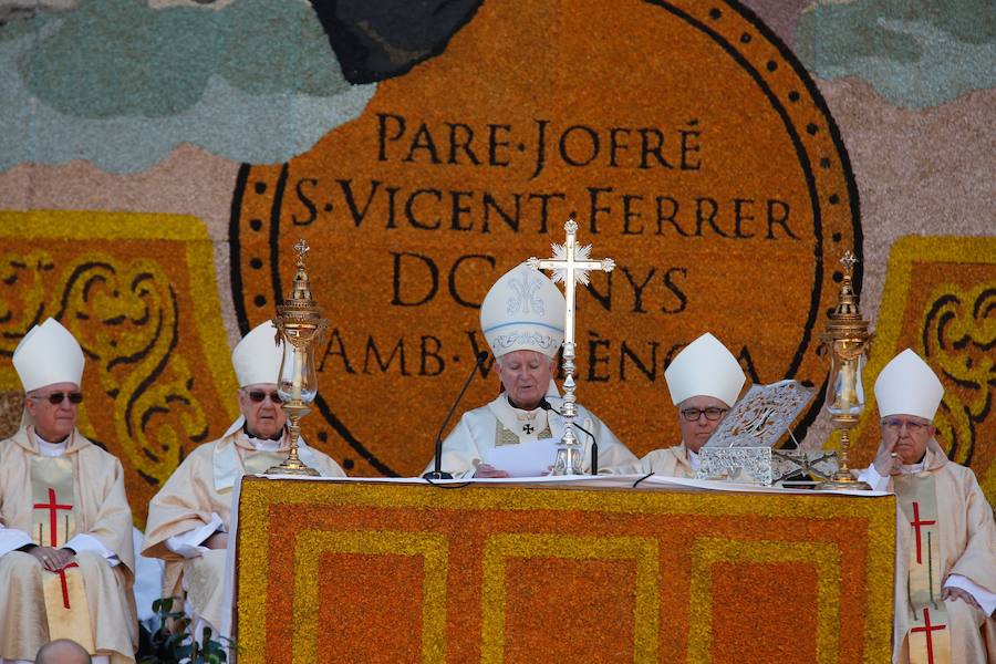 Cañizares destaca en la Missa d'Infants que «el futuro de la sociedad se fragua en la familia»