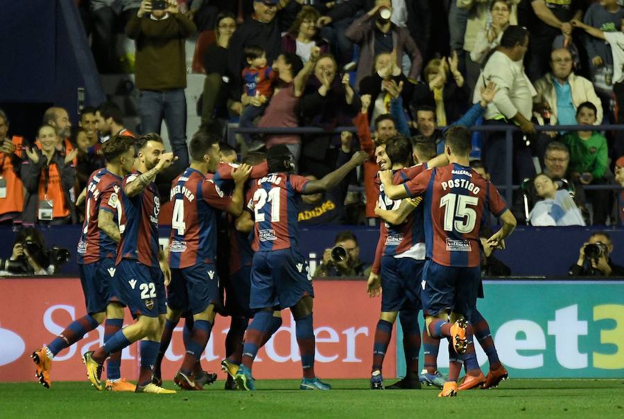 Estas son las mejores imágenes que deja el partido de la penúltima jornada de la Liga, último de los granotas en el Ciutat de València