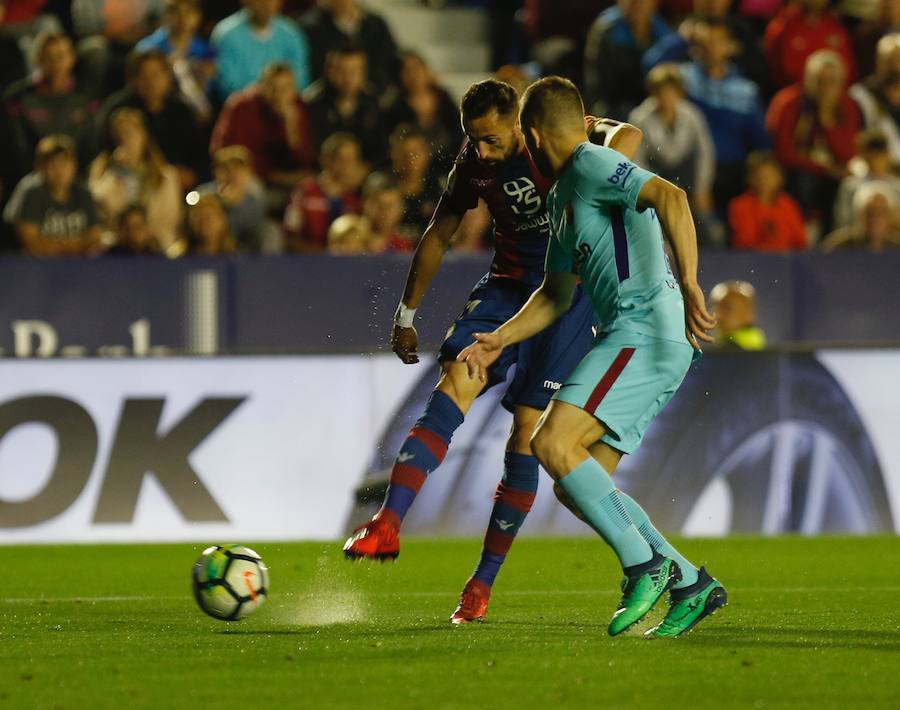 Estas son las mejores imágenes que deja el partido de la penúltima jornada de la Liga, último de los granotas en el Ciutat de València