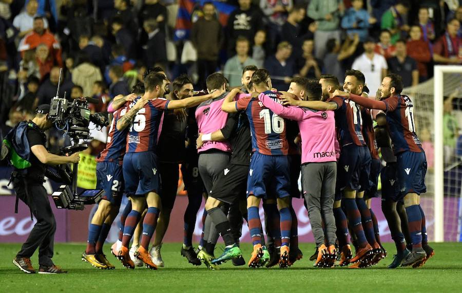 Estas son las mejores imágenes que deja el partido de la penúltima jornada de la Liga, último de los granotas en el Ciutat de València