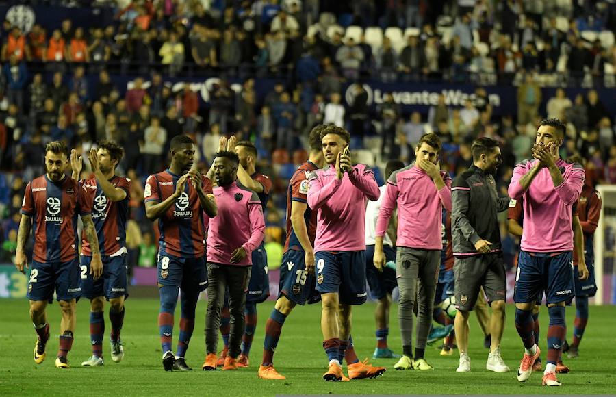 Estas son las mejores imágenes que deja el partido de la penúltima jornada de la Liga, último de los granotas en el Ciutat de València