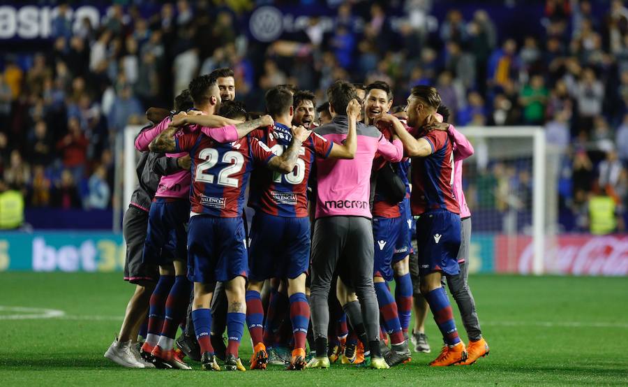 Estas son las mejores imágenes que deja el partido de la penúltima jornada de la Liga, último de los granotas en el Ciutat de València