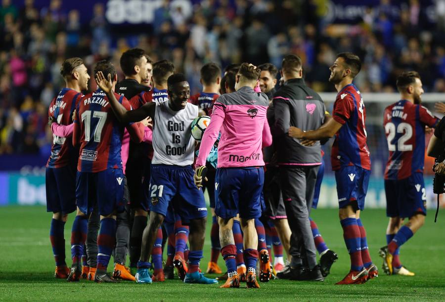 Estas son las mejores imágenes que deja el partido de la penúltima jornada de la Liga, último de los granotas en el Ciutat de València