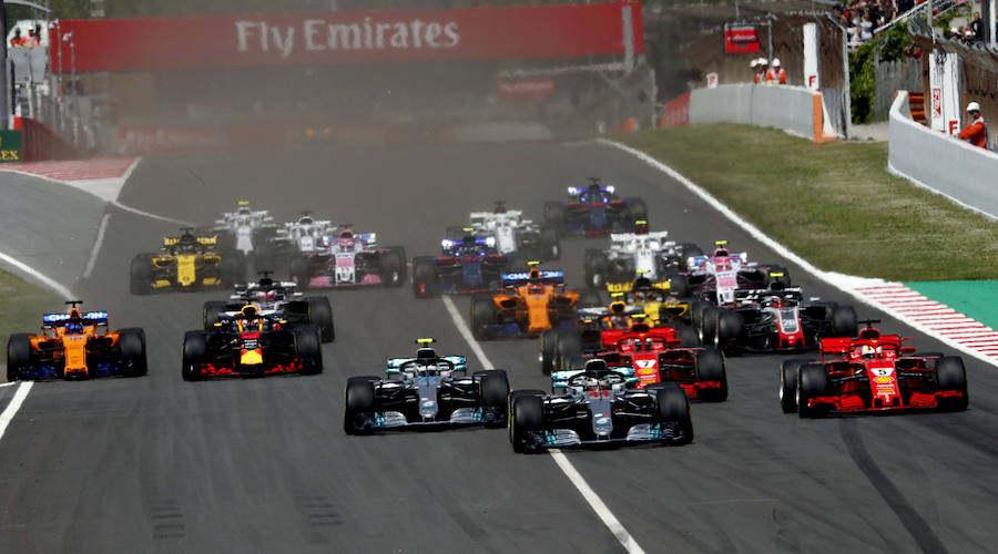 Hamilton sigue líder en la general tras ganar en Montmeló. Alonso quedó en octava posición y Sainz consiguió una merecida séptima plaza.