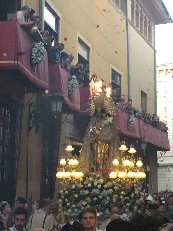 Valencia ha vivido este domingo otro emotivo acto de fervor hacia la Mare de Déu en la tracional Procesión.