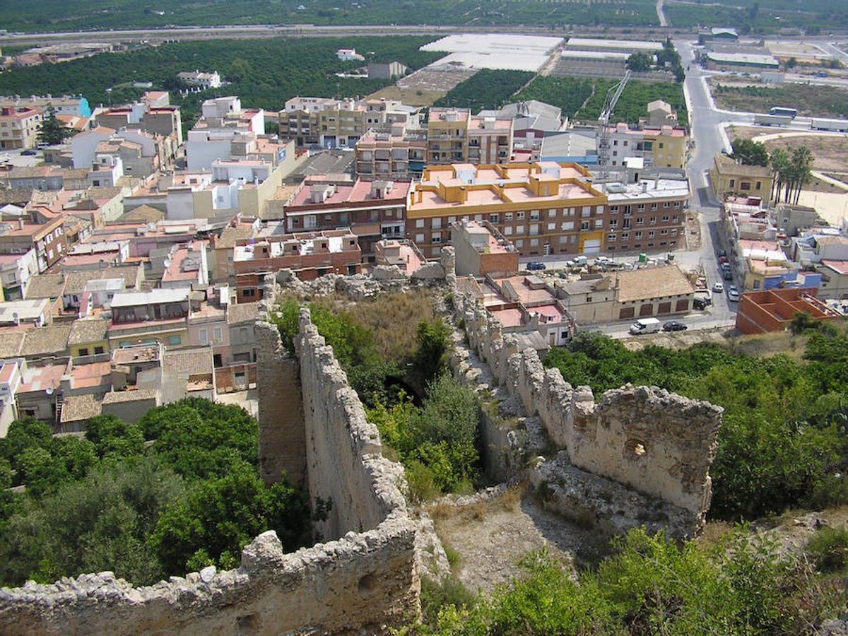 El mal estado en el que se encuentra el castillo valenciano de Corbera ha llamado la atención de Hispania Nostra, asociación española para la defensa del patrimonio cultural y natural, que ha decidido incluirlo en su Lista Roja del patrimonio.