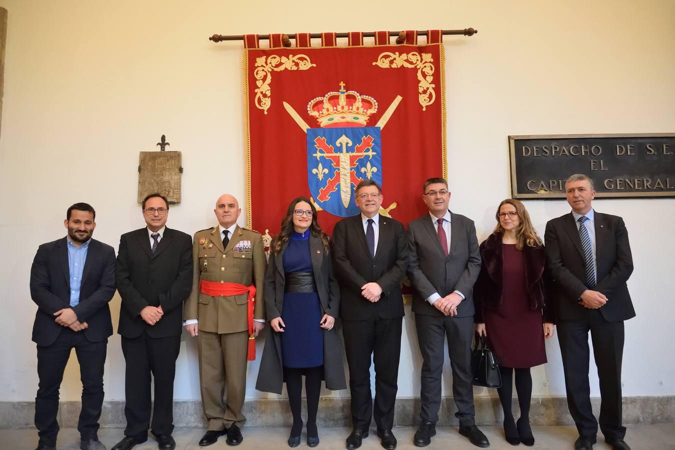 El tripartito votó este martes a favor de una Proposición No de Ley (PNL) presentada por Compromís en Les Corts en la que se reclama la protección del patrimonio cultural aunque, de paso, se insta al Ejército a que abandone su sede principal en Valencia. La agenda de actos que se celebran en el seno del Convento de Santo Domingo y eventos que tienen la sede de Capitanía como escenario demuestran que su uso va más allá del militar. En los últimos años ha acogido decenas de actividades ajenas al Ejército. 