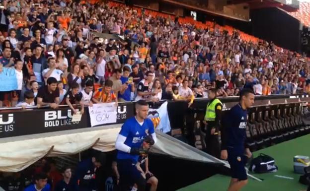 7.000 aficionados celebran la Champions en Mestalla