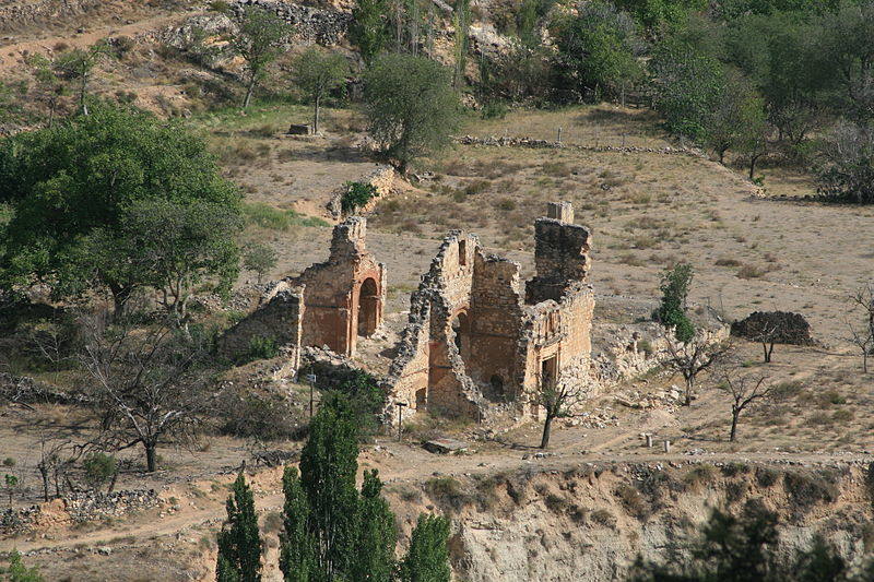 CONVENTO DE SAN GUILLERMO | Este histórico edificio de Castielfabib está actualmente en "ruina progresiva y hundimiento", según se destaca en la Lista Roja. En los últimos años se ha trabajado para frenar el deterioro eliminando la vegetación que hacía peligrar las ruinas existentes de un convento construido en el siglo XIV.