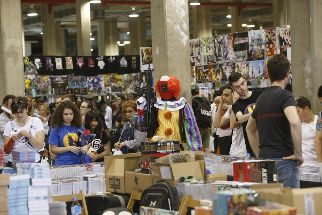 Feria Valencia acoge un año más a todos los amantes del manga, anime y cultura japonesa gracias a la celebración del Salón del Manga, a partir de este sábado, 19 de mayo. Durante dos días, los asistentes podrán disfrutar de actividades como concursos para 'cosplayers', karaoke, conciertos y sesiones de artes marciales.