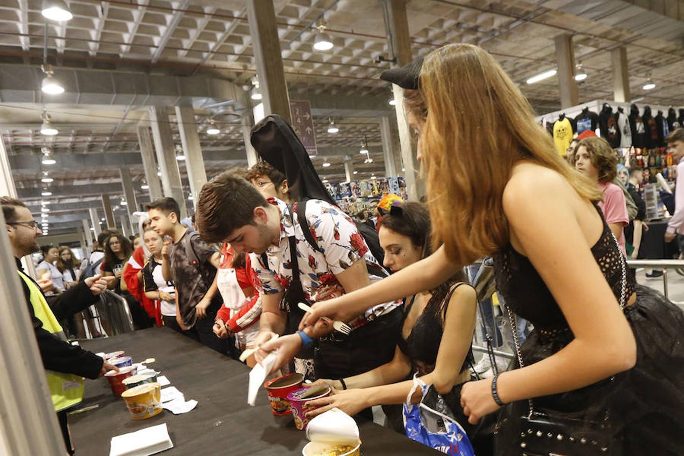 Feria Valencia acoge un año más a todos los amantes del manga, anime y cultura japonesa gracias a la celebración del Salón del Manga, a partir de este sábado, 19 de mayo. Durante dos días, los asistentes podrán disfrutar de actividades como concursos para 'cosplayers', karaoke, conciertos y sesiones de artes marciales.