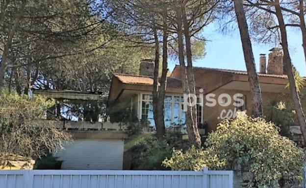 15. Seis dormitorios, cinco baños. 530.000 euros. 