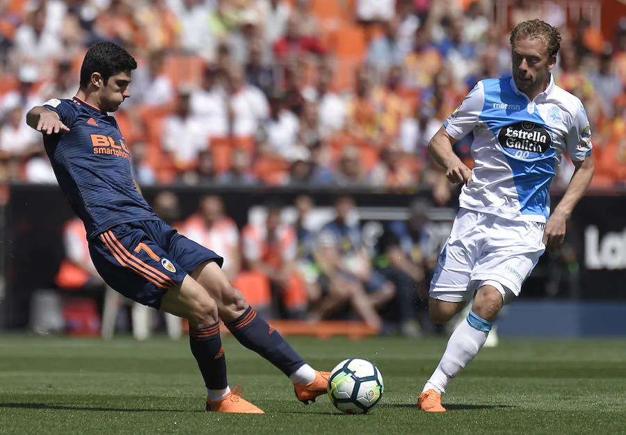 Estas son las mejores fotos que deja el último partido de la temporada en Mestalla