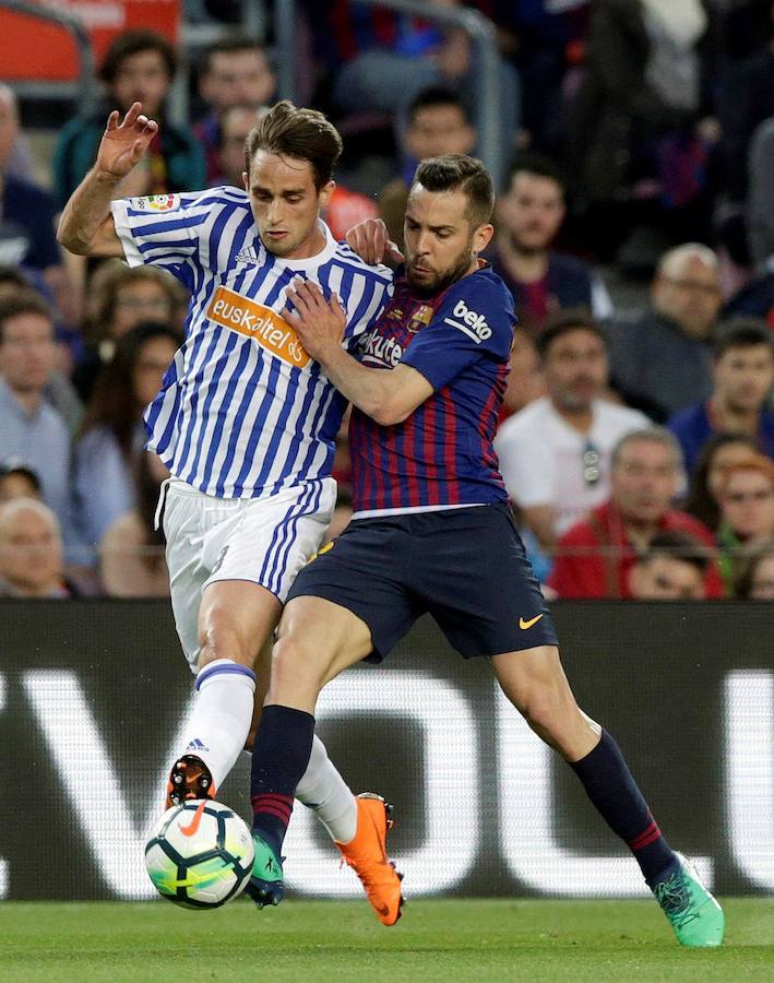 Último partido de la temporada en el Camp Nou para un Fútbol Club Barcelona que ha vivido la despedida de Andrés Iniesta y que no ha podido batir el récord de los 6.000 goles, al ganar por un solo tanto a la Real Sociedad