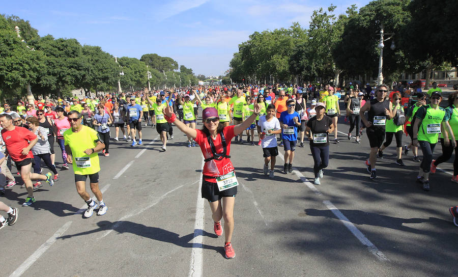 Fotos: Búscate en la Volta a Peu de Valencia