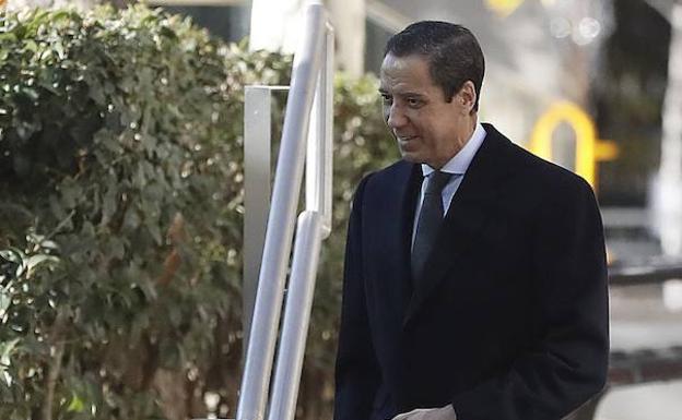 El PP suspende de militancia a Zaplana y Telefónica termina su relación laboral «inmediatamente» tras su detención