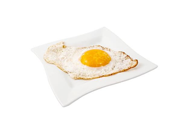 Un huevo al día reduce el riesgo de ictus e infarto