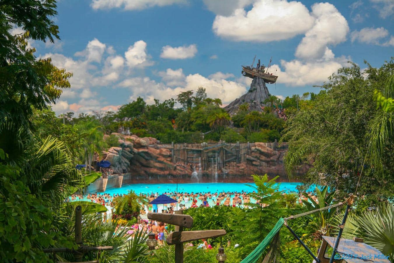 Thypoon Lagoon (Disney World, Orlando) | Es el parque acuático más visitado en los Estados Unidos y el segundo más visitado en el mundo, con un total de 2.163.000 visitantes en 2017. 