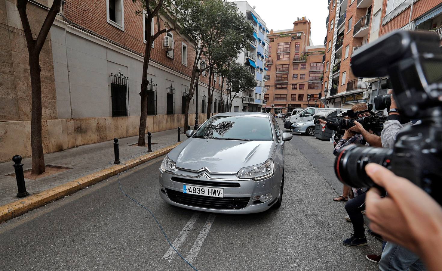 Zaplana, trasladado este jueves en un vehículo camuflado de la UCO de la Guardia Civil a la Comandancia de Valencia, procedente de Madrid, antes de pasar ante la juez en la Ciudad de la Justicia.