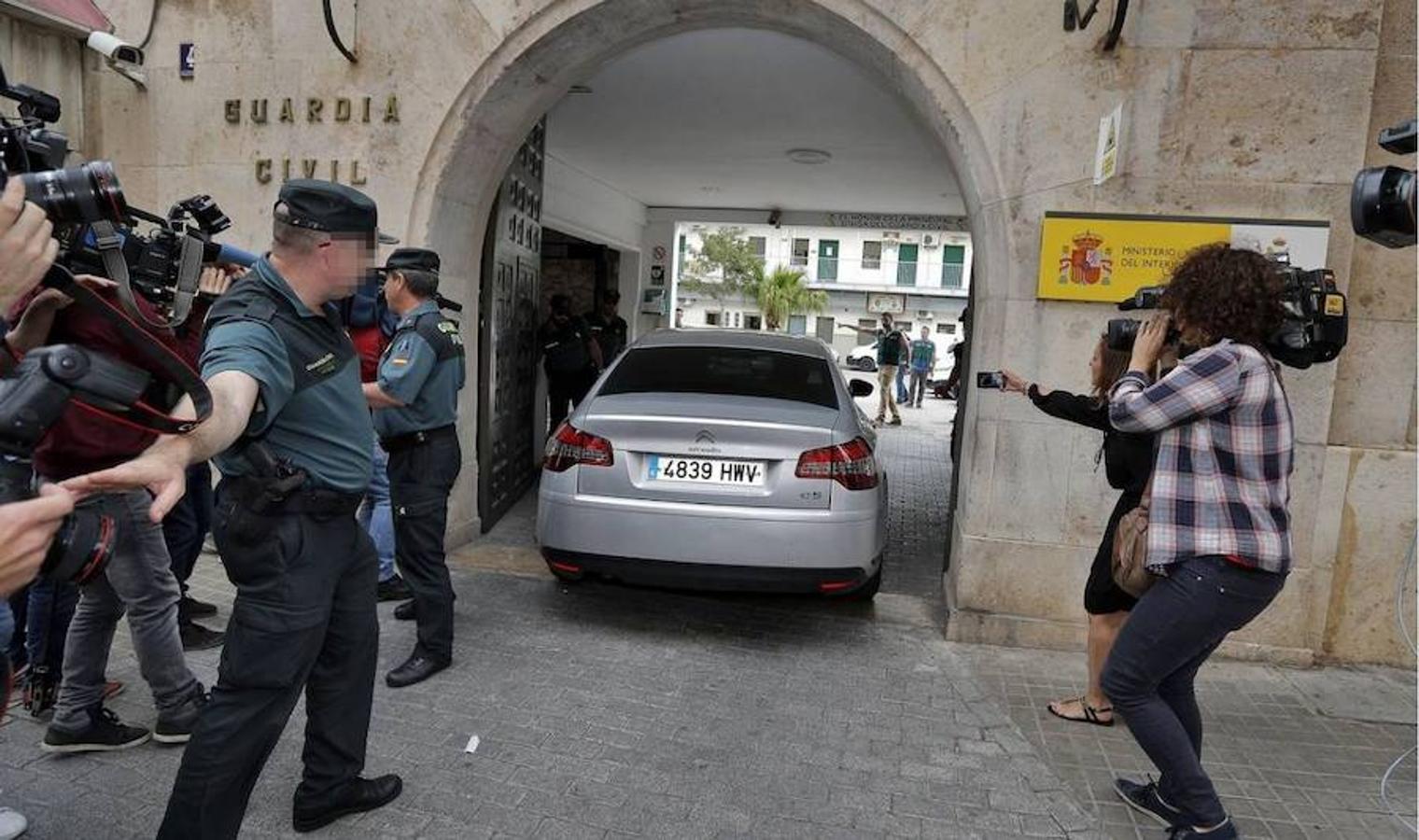 Zaplana, trasladado este jueves en un vehículo camuflado de la UCO de la Guardia Civil a la Comandancia de Valencia, procedente de Madrid, antes de pasar ante la juez en la Ciudad de la Justicia.