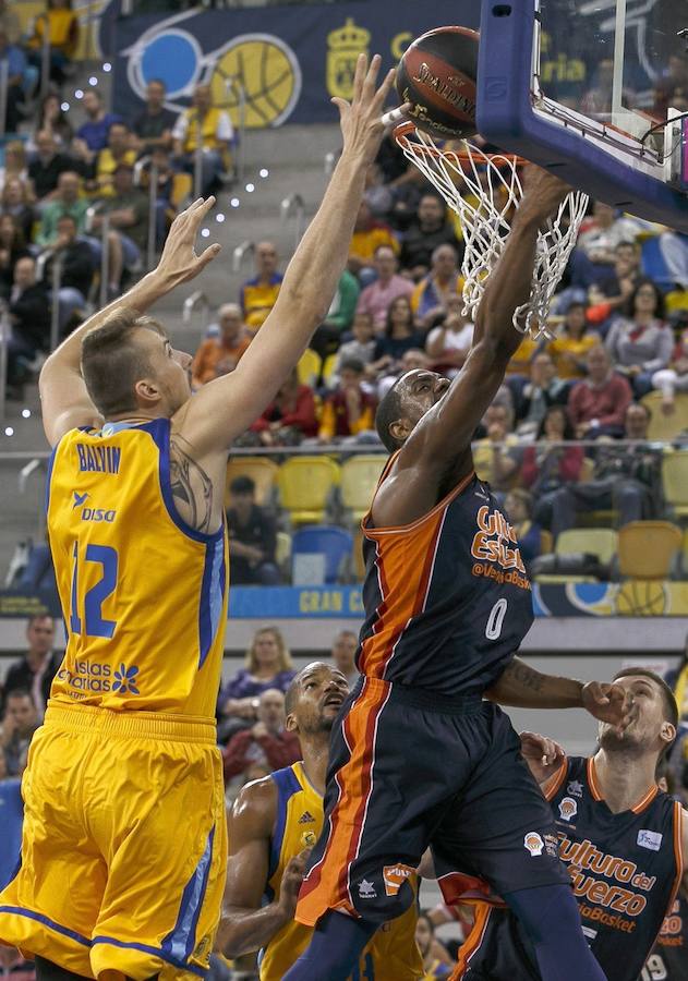 Estas son las imágenes que deja el segundo partido de cuartos de playoff en el Gran Canaria Arena