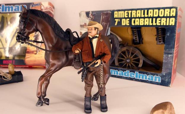 Imagen principal - Los Madelman nacieron en Industrias Plásticas Madel en 1968. 