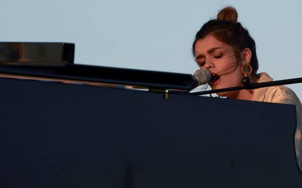 Amaia actúa por primera vez en solitario tras participar en Eurovisión, hoy durante la segunda jornada del Primavera Sound que tiene lugar en el recinto del Fòrum de Barcelona. 