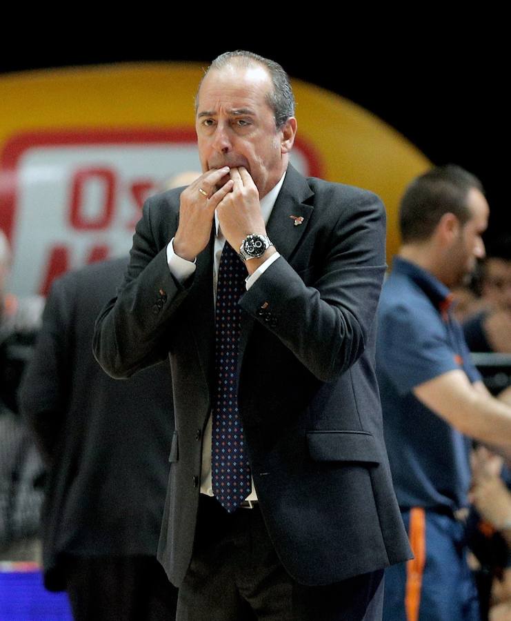 Estas son las imágenes que deja el tercer partido de cuartos de playoff en la Fonteta