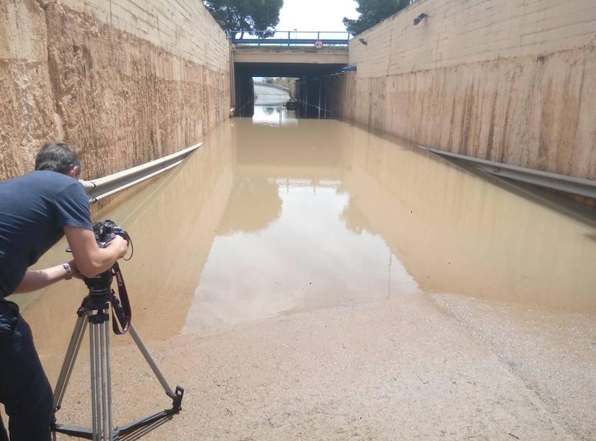 Túnel junto a la zona del centro comercial de Alfafar.