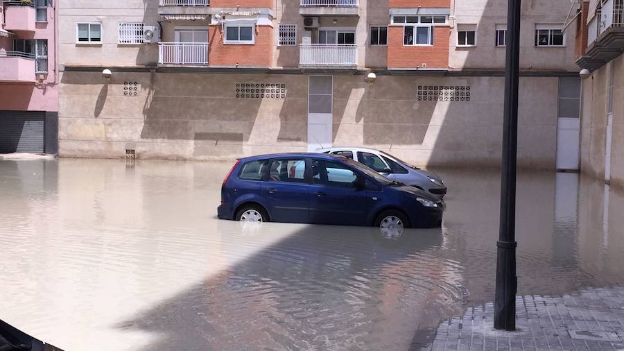 Inundación en la plaza Músico Antonio Eximeno de Valencia