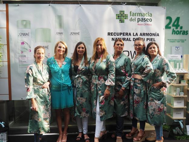 Representantes de la Farmacia del Paseo y de Jowaé. 