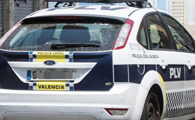 Imagen de archivo de un coche de la Policía Local de Valencia.