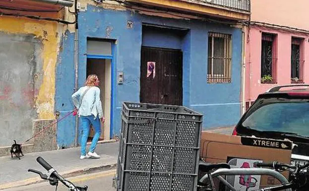 Una vecina del Canyamelar: «Vivo sitiada por la chatarra»