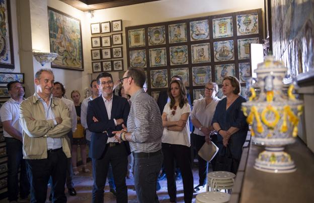 Jorge Rodríguez y Jesus Borràs visitan la Fábrica Museo. 