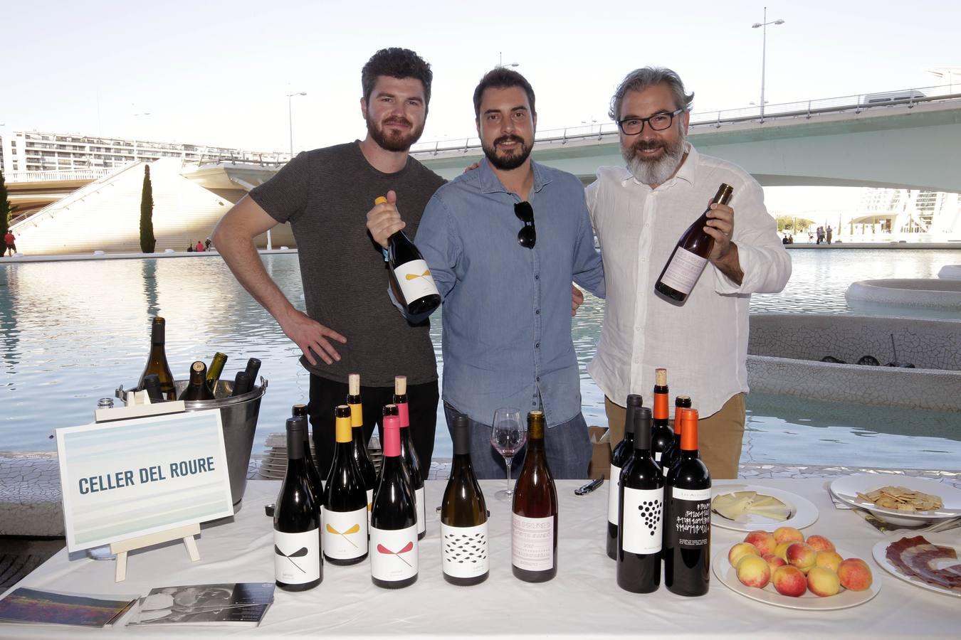 El evento ha reunido a más de una treintena de bodegas amparadas por la marca organizadora, las cuales han aprovechado el evento para presentar su diversa y amplia oferta