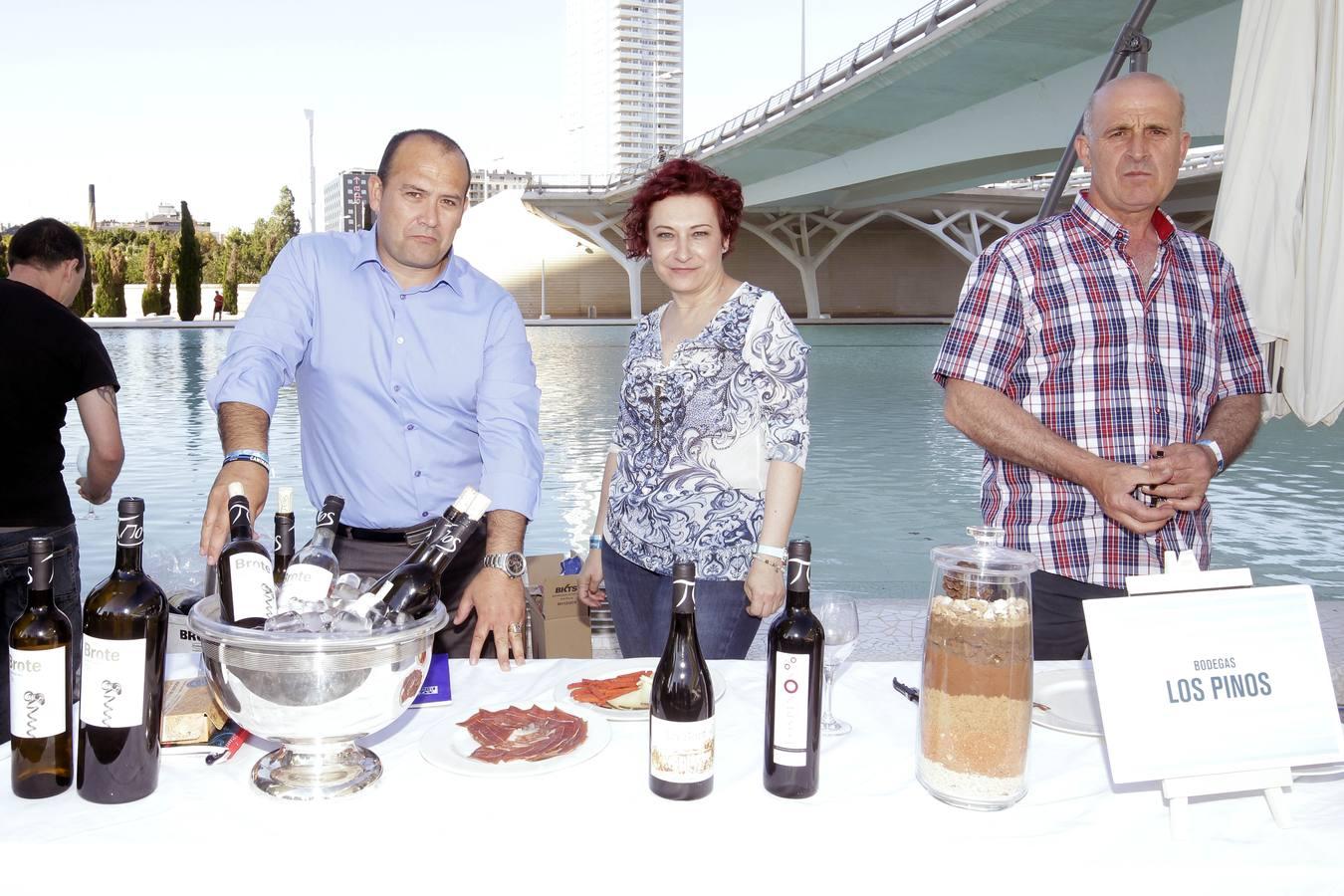 El evento ha reunido a más de una treintena de bodegas amparadas por la marca organizadora, las cuales han aprovechado el evento para presentar su diversa y amplia oferta