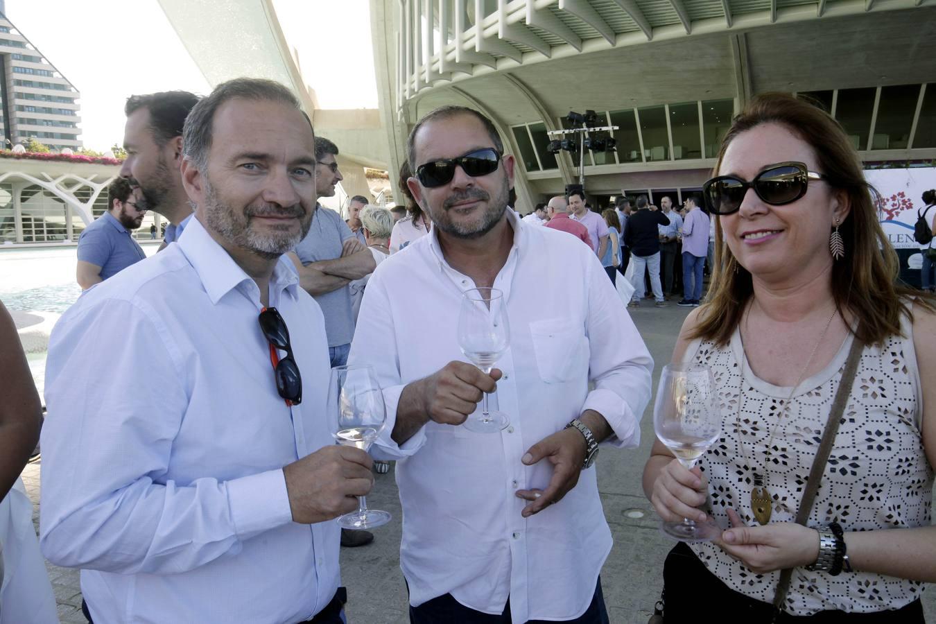 El evento ha reunido a más de una treintena de bodegas amparadas por la marca organizadora, las cuales han aprovechado el evento para presentar su diversa y amplia oferta