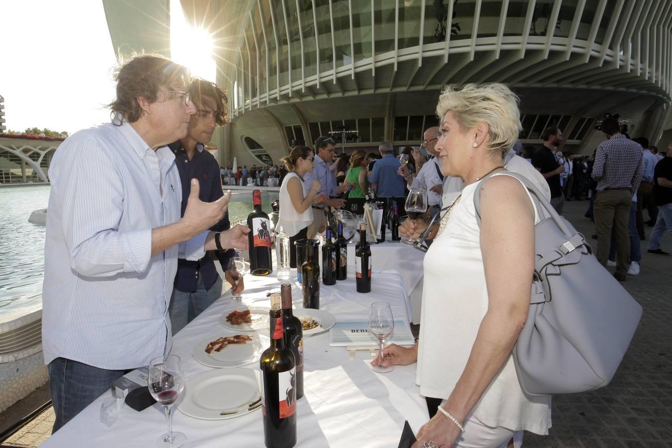 El evento ha reunido a más de una treintena de bodegas amparadas por la marca organizadora, las cuales han aprovechado el evento para presentar su diversa y amplia oferta