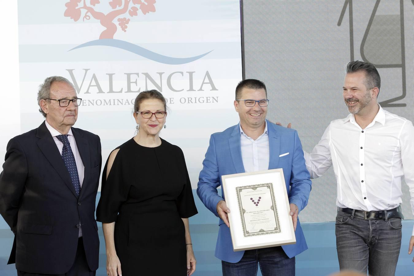 El evento ha reunido a más de una treintena de bodegas amparadas por la marca organizadora, las cuales han aprovechado el evento para presentar su diversa y amplia oferta