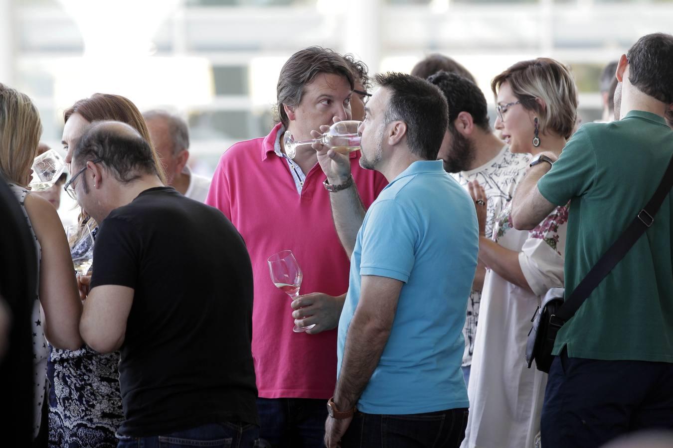 El evento ha reunido a más de una treintena de bodegas amparadas por la marca organizadora, las cuales han aprovechado el evento para presentar su diversa y amplia oferta