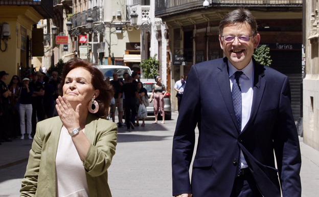 Carmen Calvo, a su llegada junto a Ximo Puig al Palau de la Generalitat. 