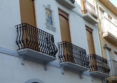 Imagen secundaria 1 - Fachadas de casas solariegas de Albaida, y algunos azulejos devocionales.