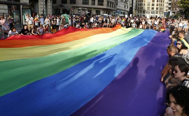 Cabalgata del Orgullo LGTBI en Valencia.