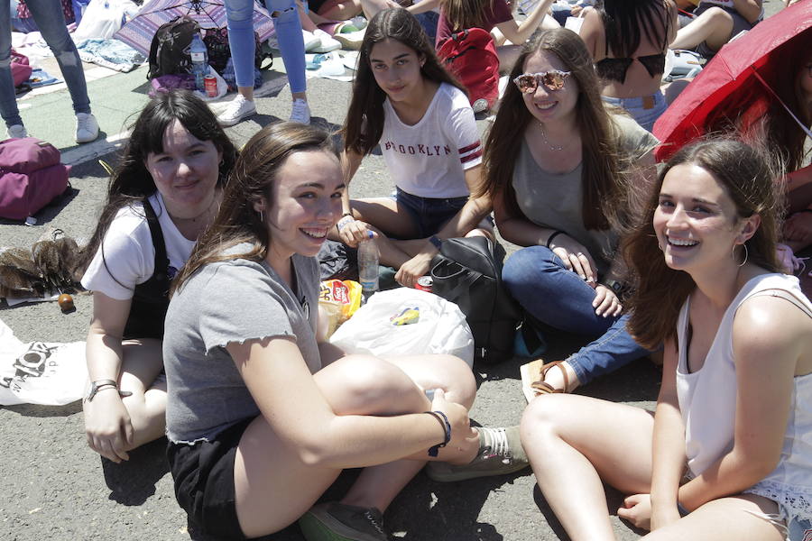 Miles de personas han vibrado este viernes con el concierto de los ‘triunfitos’ en la Marina. Los participantes del concurso despliegan su talento con canciones como ‘Lo malo’, ‘Camina’ y ‘A quién le importa’.