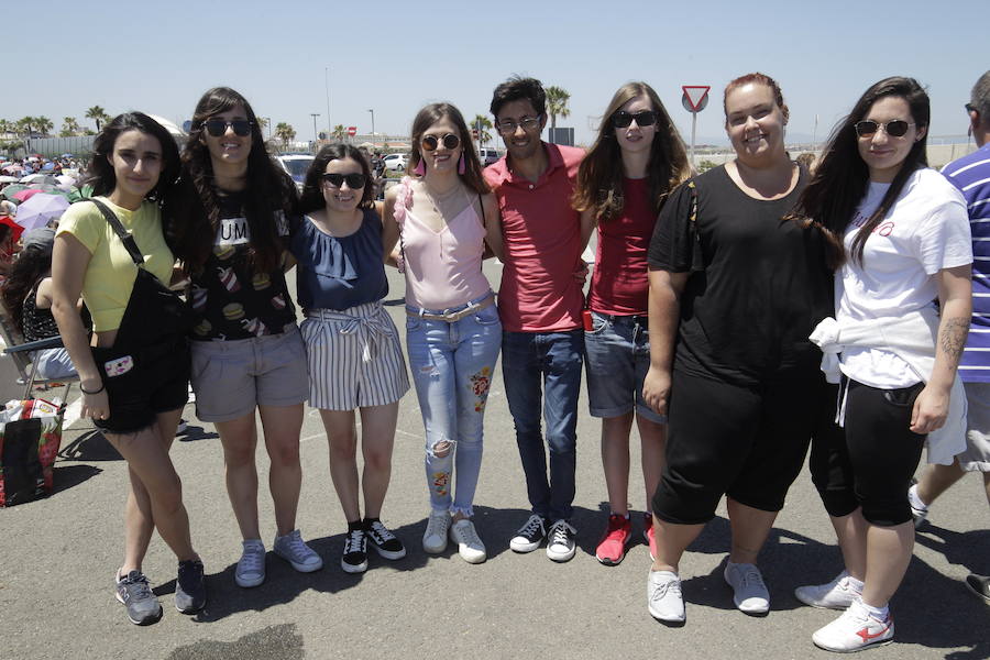 Miles de personas han vibrado este viernes con el concierto de los ‘triunfitos’ en la Marina. Los participantes del concurso despliegan su talento con canciones como ‘Lo malo’, ‘Camina’ y ‘A quién le importa’.